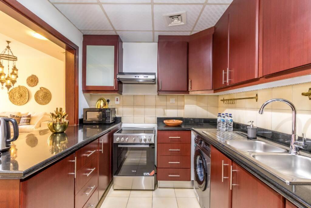 The Premium Jbr Sea View Luxury Suite Awarded "Traveller Award 2025" Dubai Exterior foto